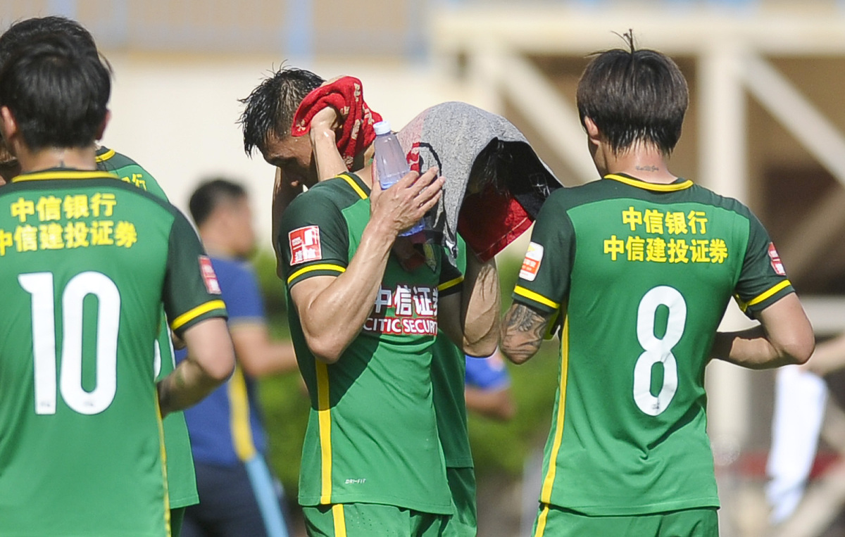 问鼎娱乐官方网站关于丹佛掘金训练开放日；赛后绝杀压哨引欢呼；中超在即；资深球员宣示担当的信息