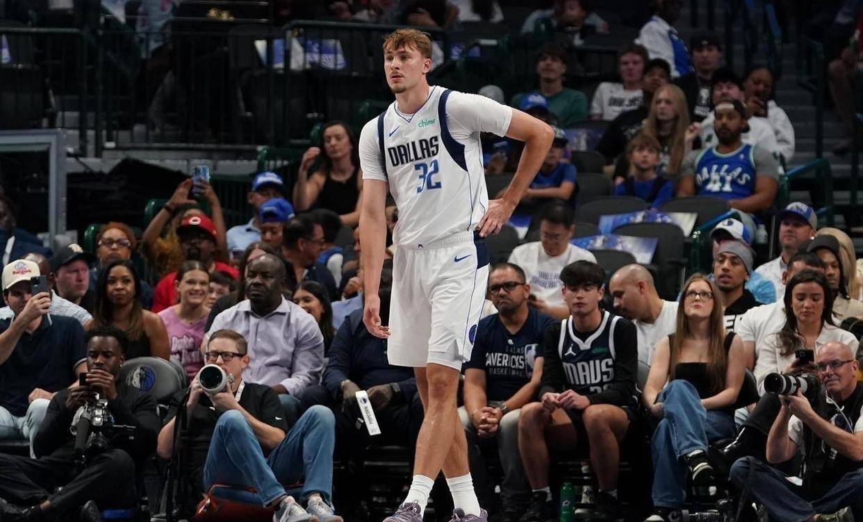 问鼎娱乐包含加时末段体能课后，达拉斯独行侠单刀错失备战NBA季后赛，悬念犹存，数据趋势出现新变化的词条