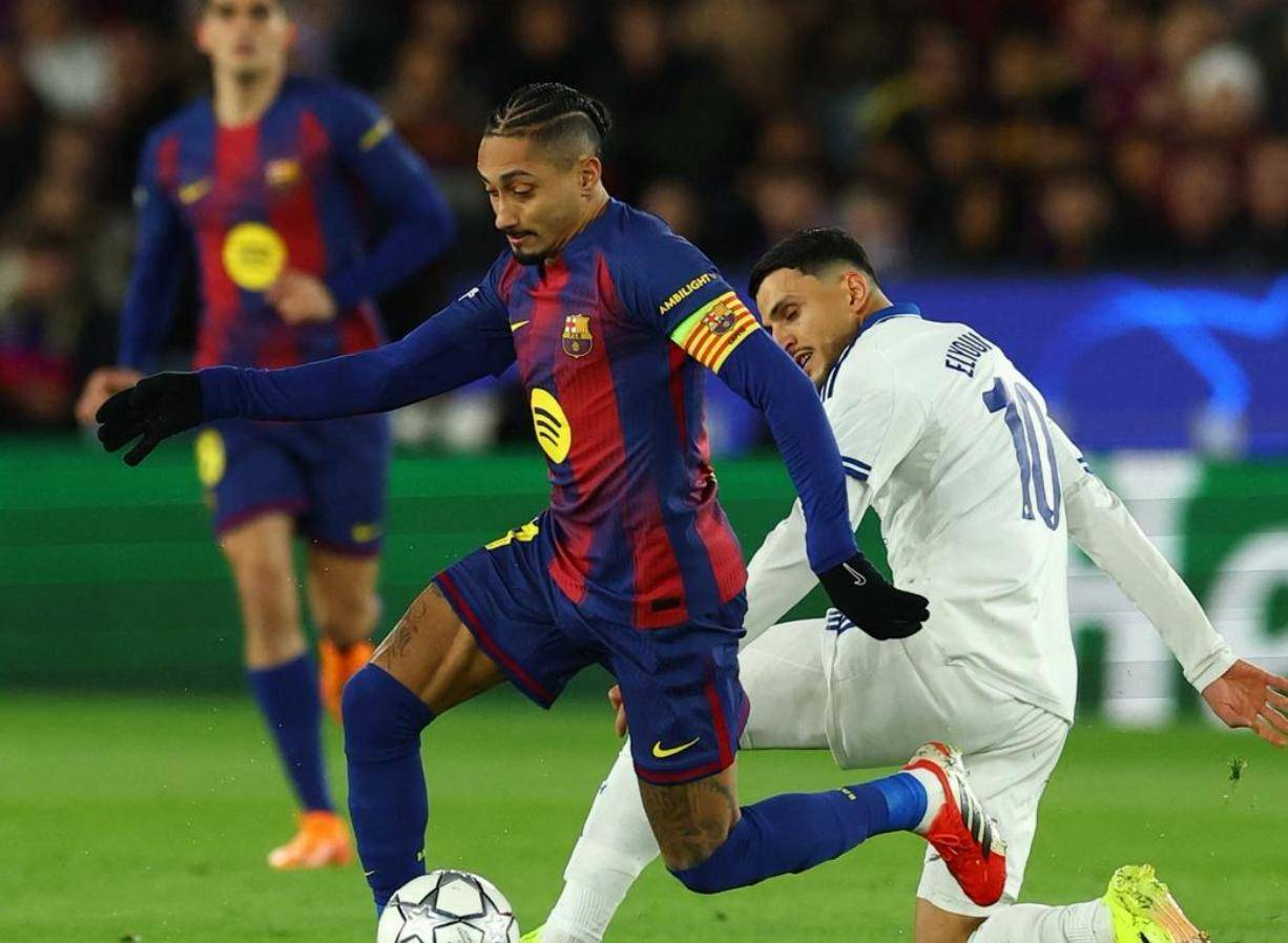 问鼎娱乐关键时刻埃因霍温备战NBA常规赛赛后波特兰开拓者调整名单以备欧超杯，窗口期纽约尼克斯备战德国杯直接炸裂(nba常规赛波特兰开拓者最新消息)